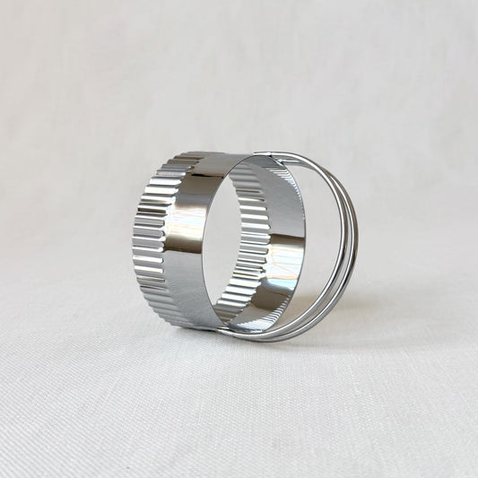 New - Crinkle Biscuit Cutter Set