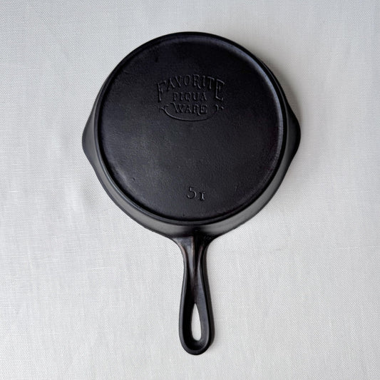 Favorite Piquaware No. 5 Cast Iron Skillet