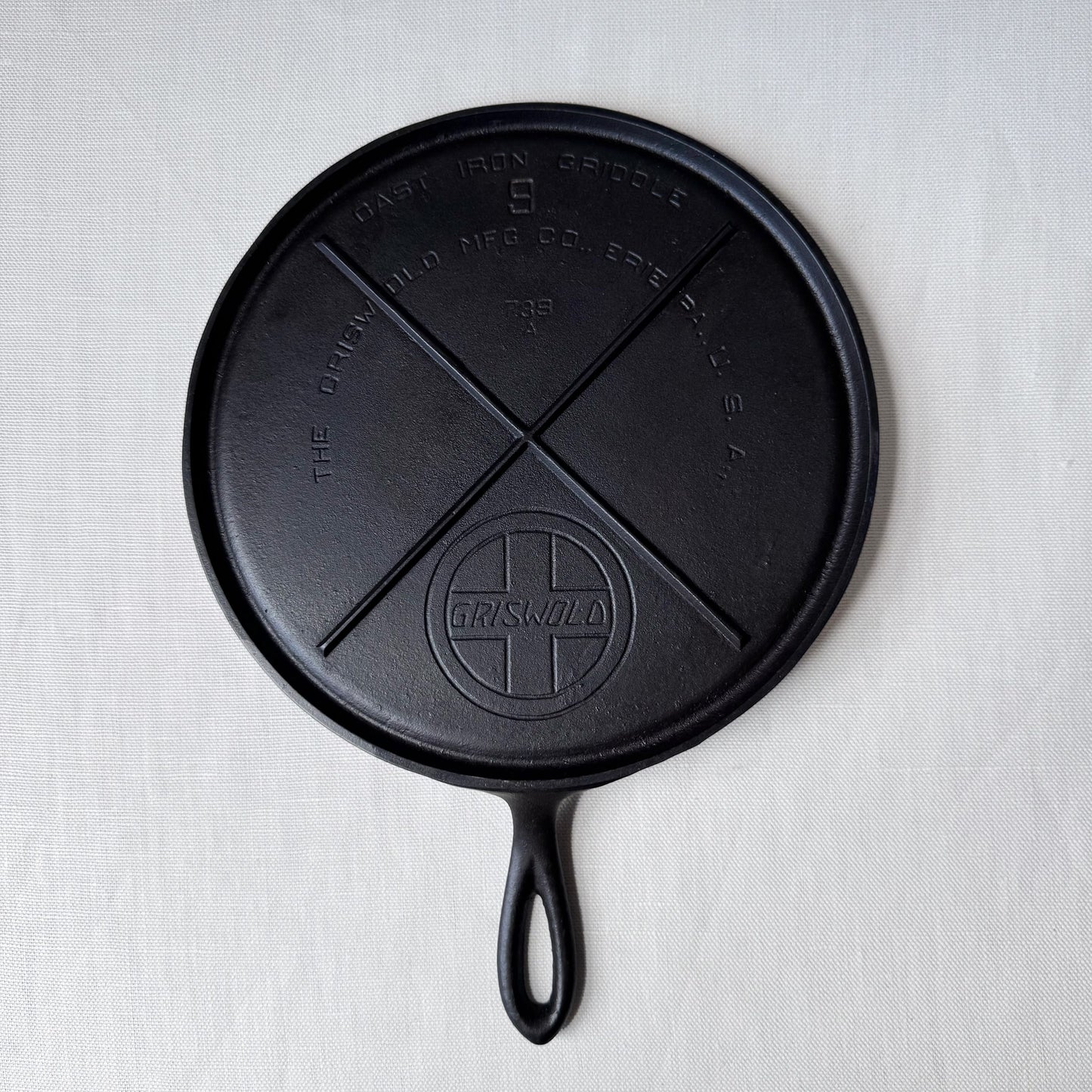 Early 20th century No. 9 Griswold Cast Iron Griddle