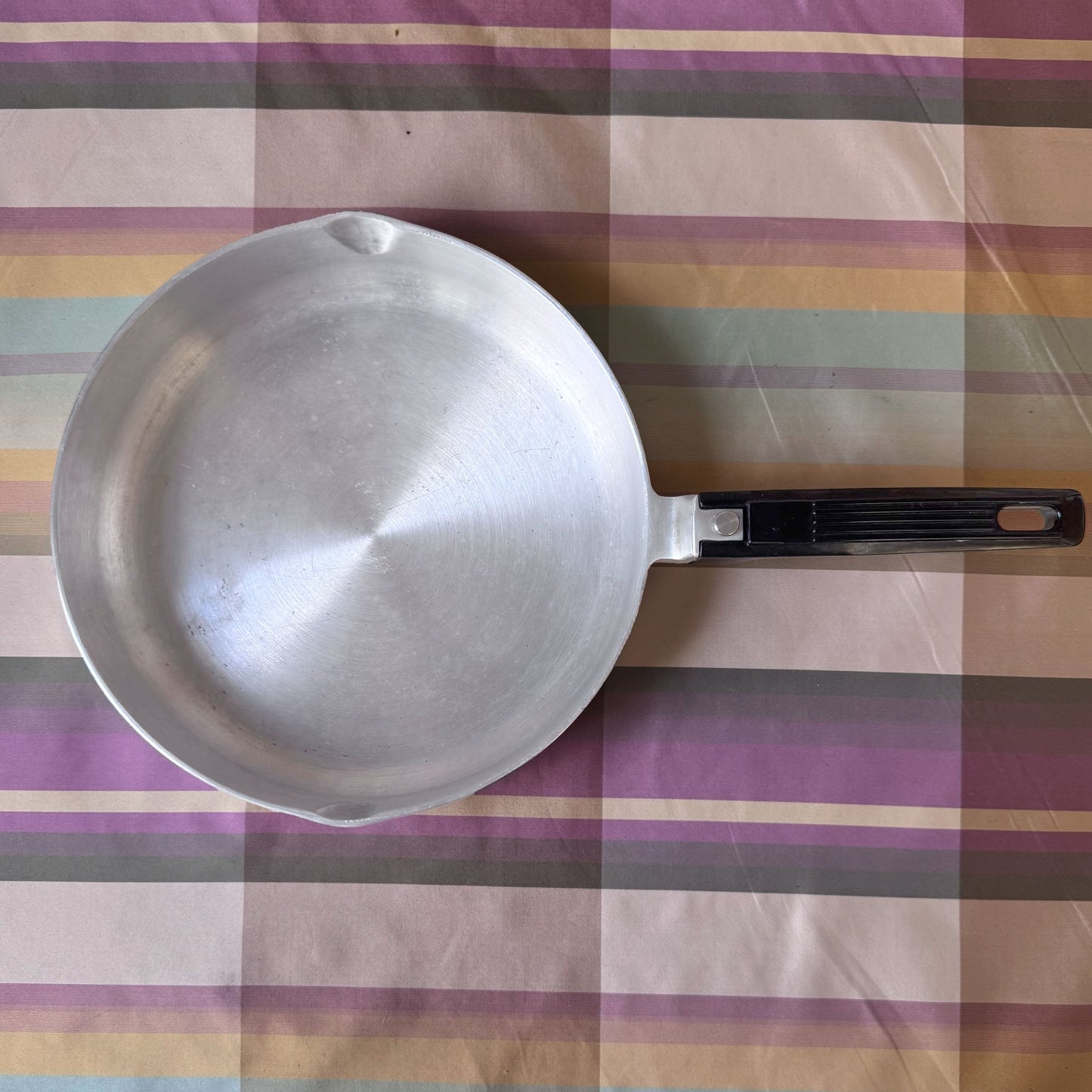 Vintage 10" Magna-lite Classic Skillet