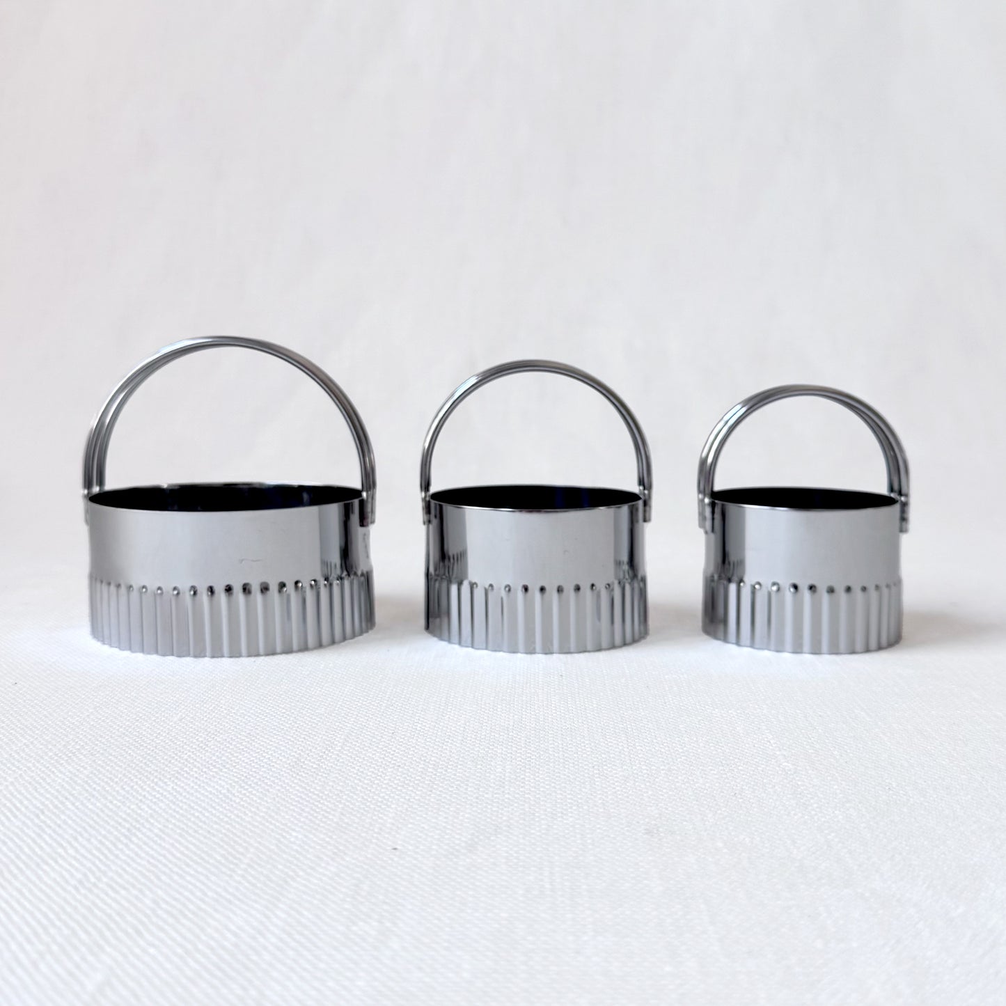 New - Crinkle Biscuit Cutter Set
