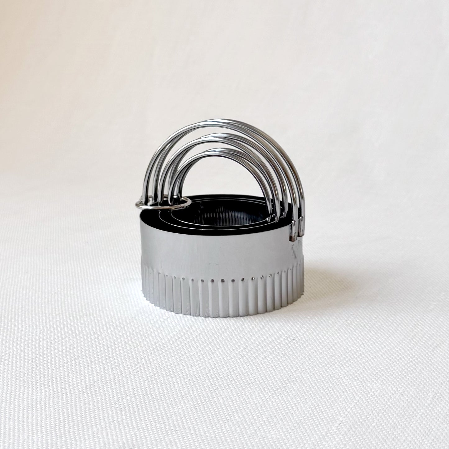 New - Crinkle Biscuit Cutter Set
