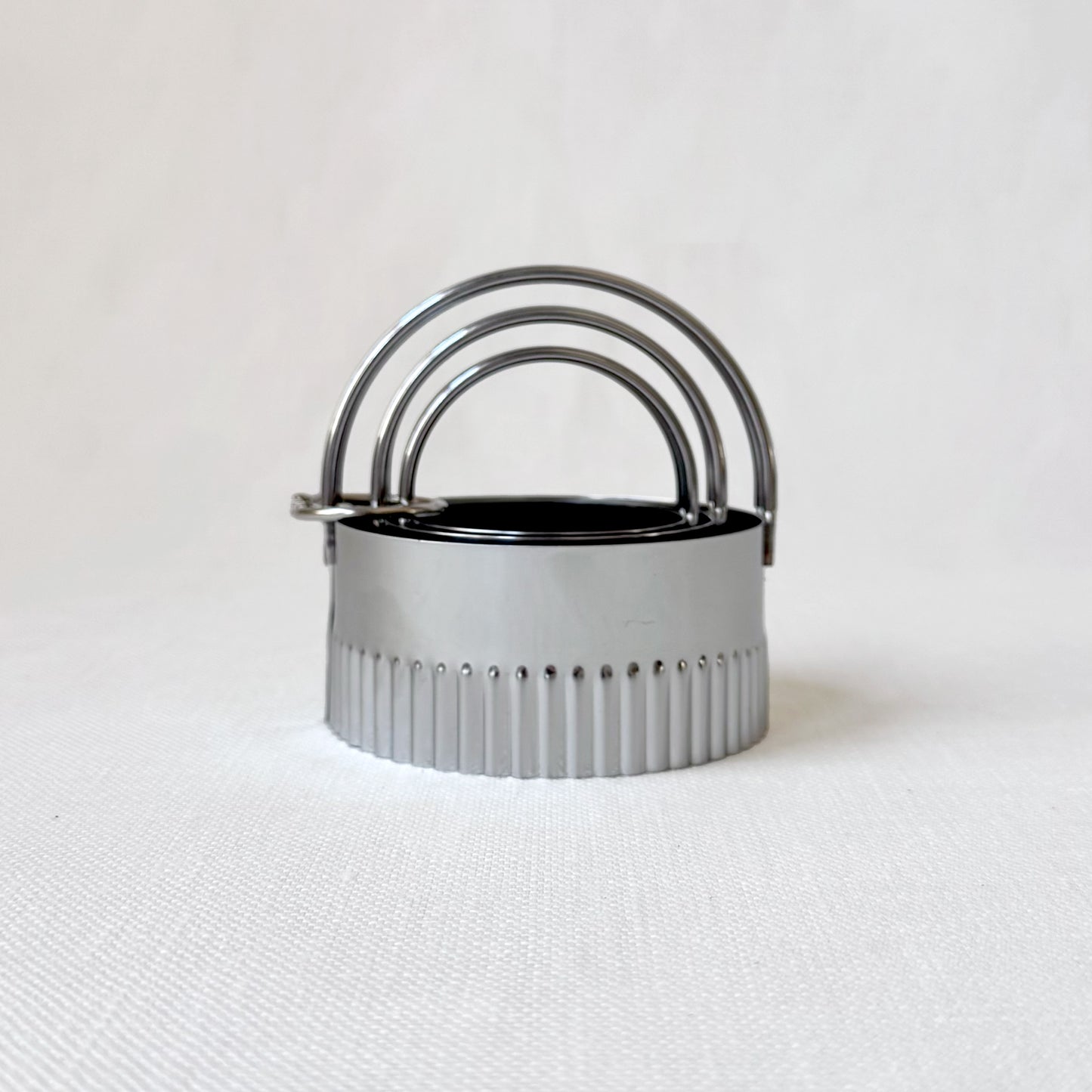 New - Crinkle Biscuit Cutter Set