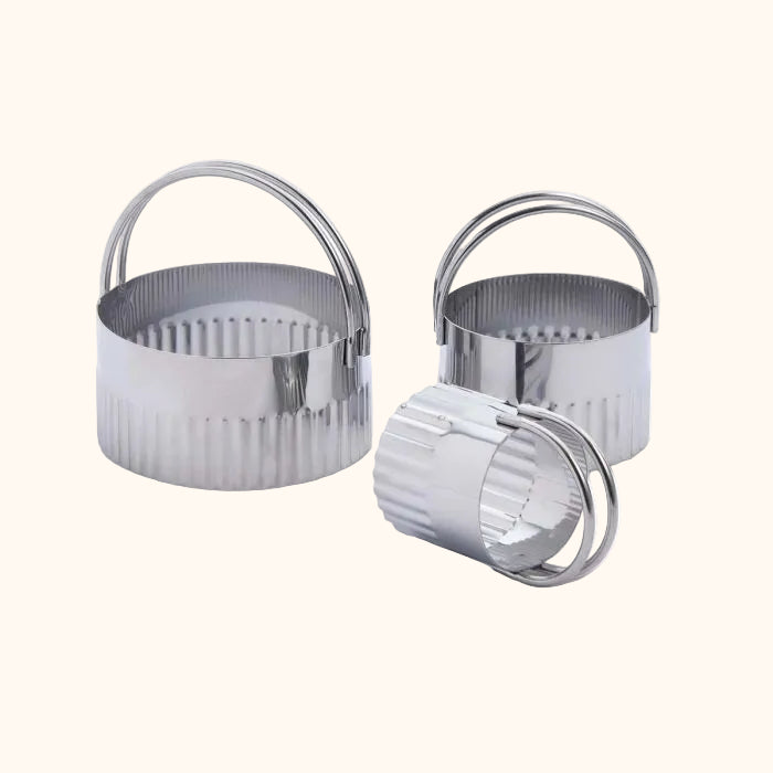 New - Crinkle Biscuit Cutter Set
