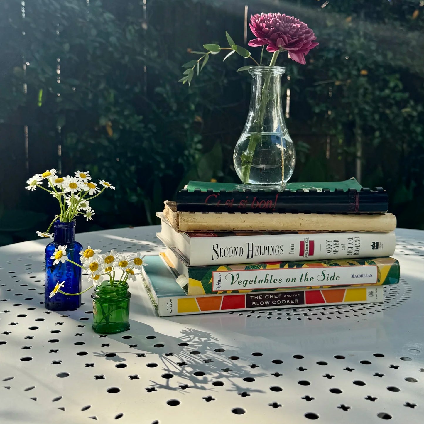 1st Edition 'C'est Si Bon' Green Spiral Bound Cookbook