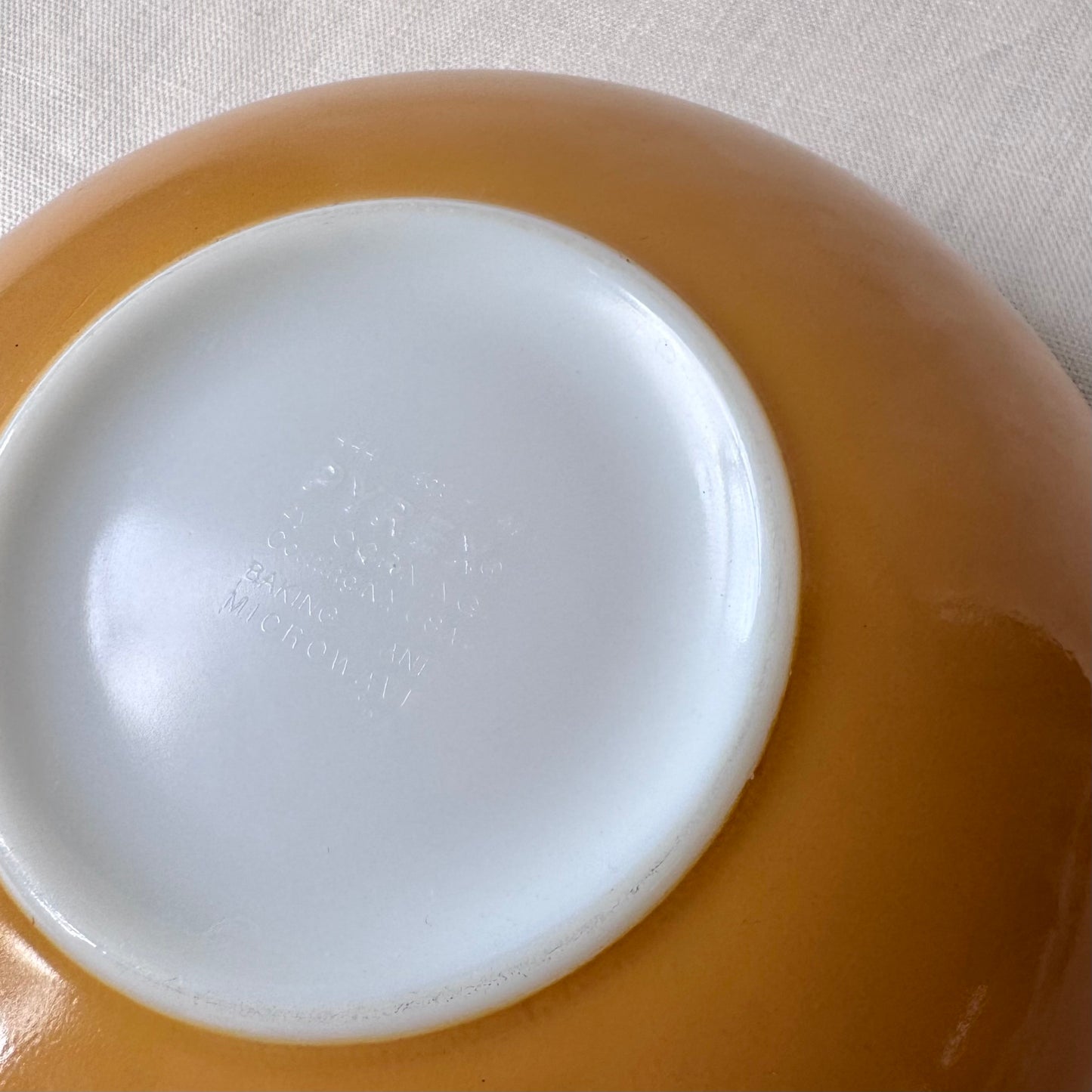 Vintage Pyrex 'Butterfly Gold' Bowl Set