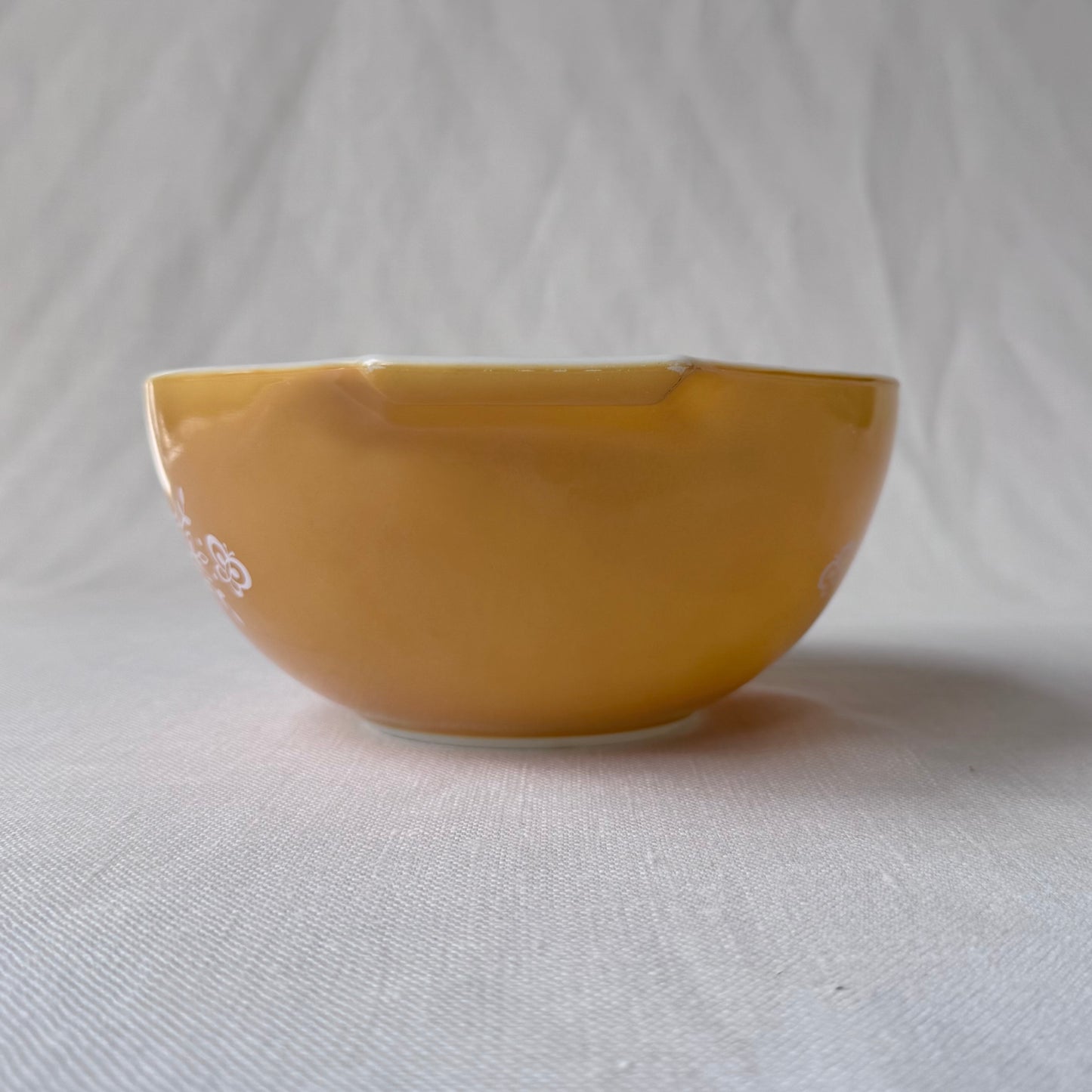 Vintage Pyrex 'Butterfly Gold' Bowl Set