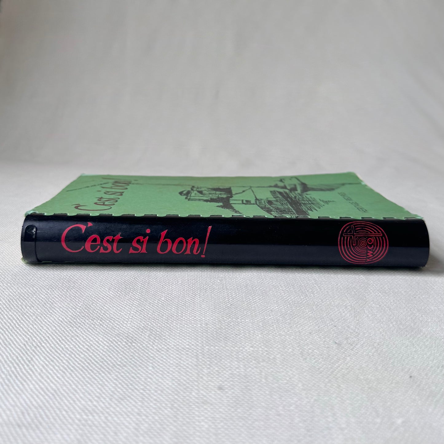 1st Edition 'C'est Si Bon' Green Spiral Bound Cookbook