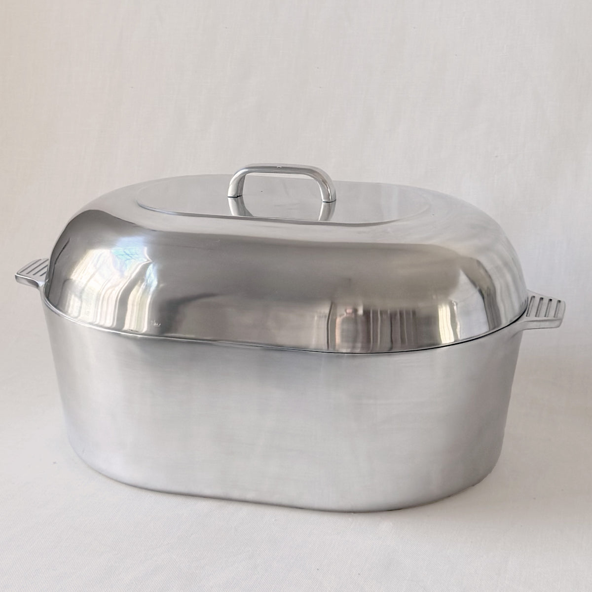 New 'Magnaware' 12.6 qt. Oval Dutch Oven