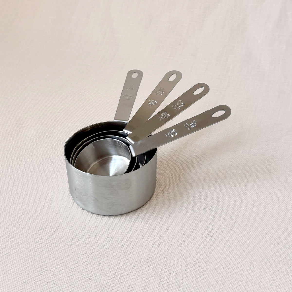 New Measuring Cup w/ Pour Spouts Set of 4