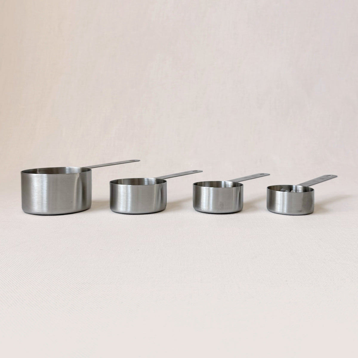 New Measuring Cup w/ Pour Spouts Set of 4