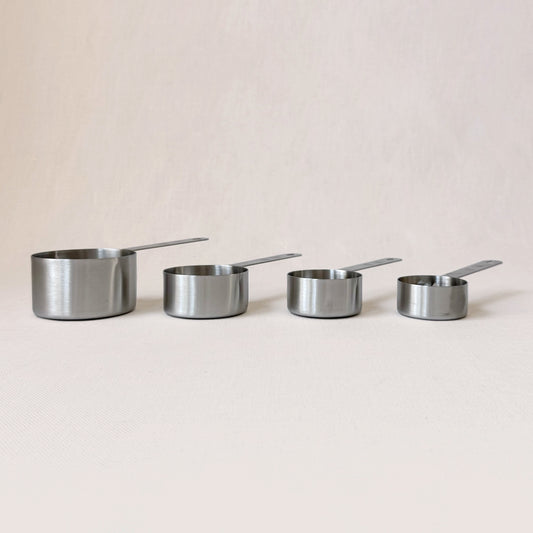 New Measuring Cup w/ Pour Spouts Set of 4