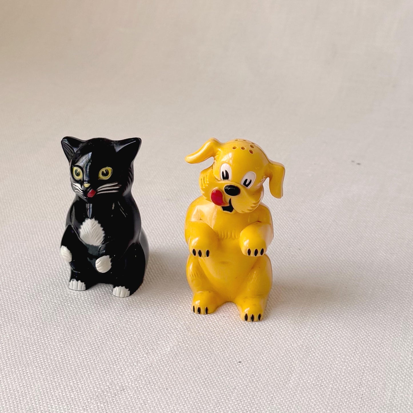 1960's 'Fido & Fifi' S + P Shaker Set