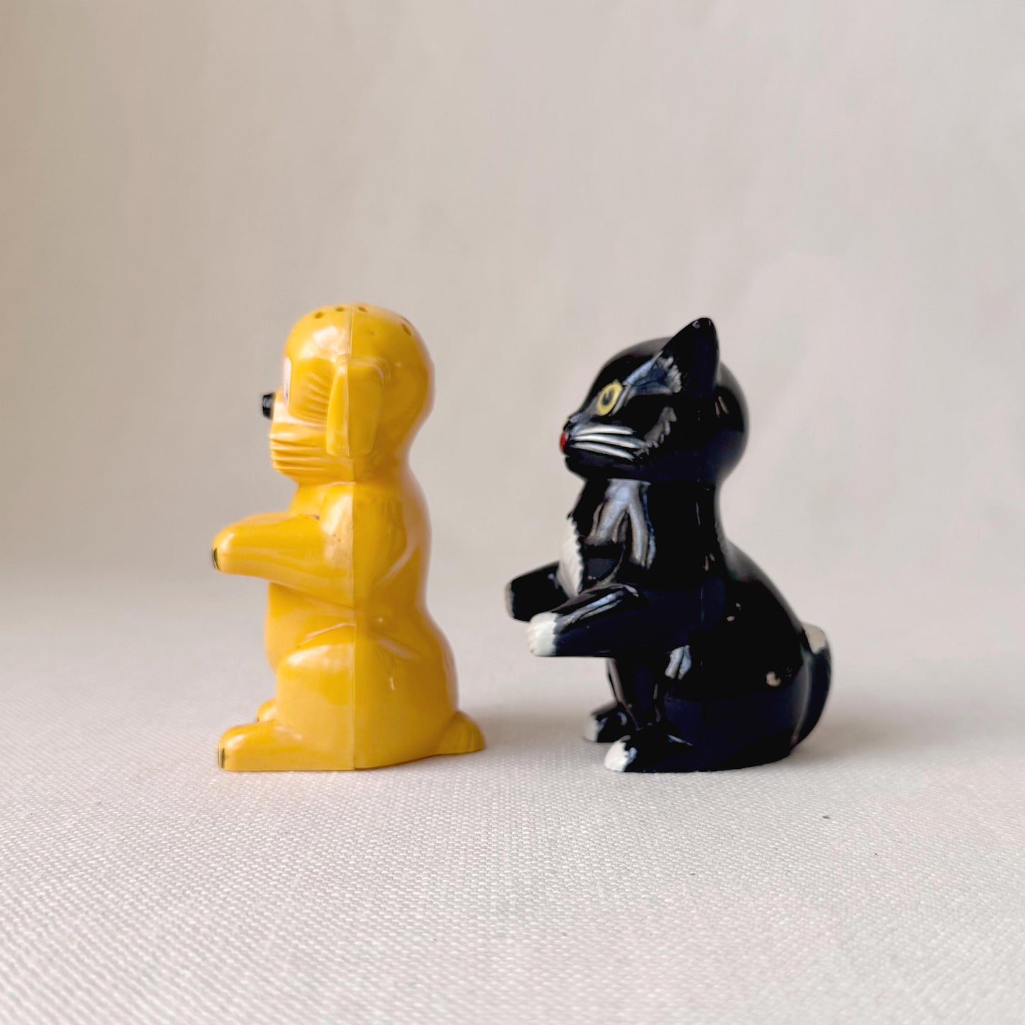 1960's 'Fido & Fifi' S + P Shaker Set