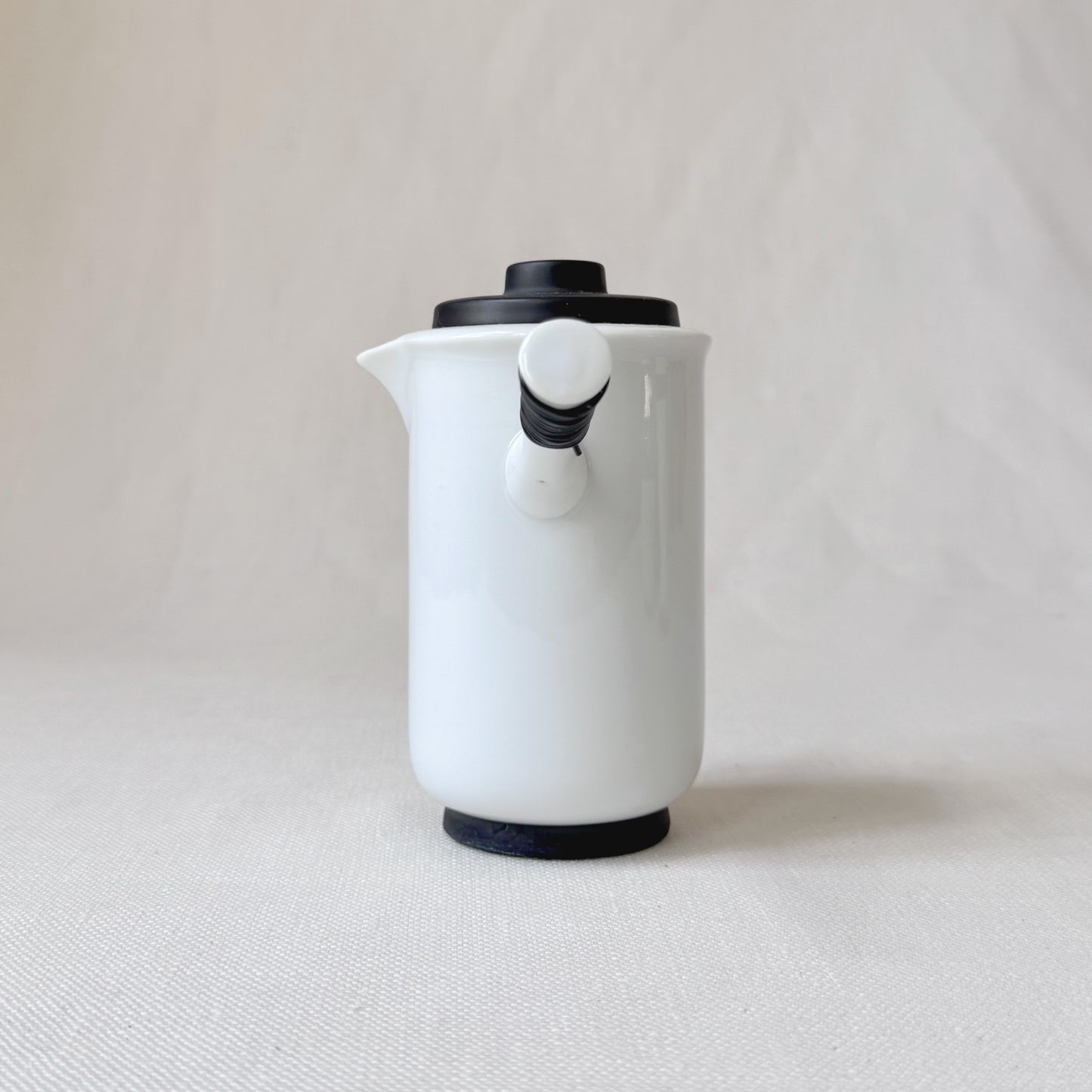 'Holt Howard' Minimalist Black & White Tea Set