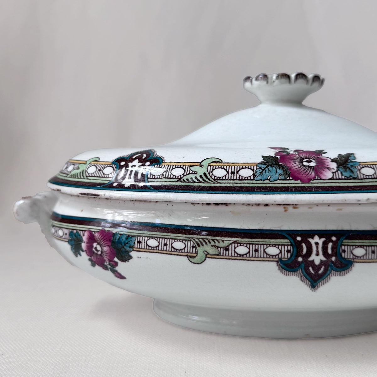 Antique Wedgewood 'Denbigh' Soup Tureen