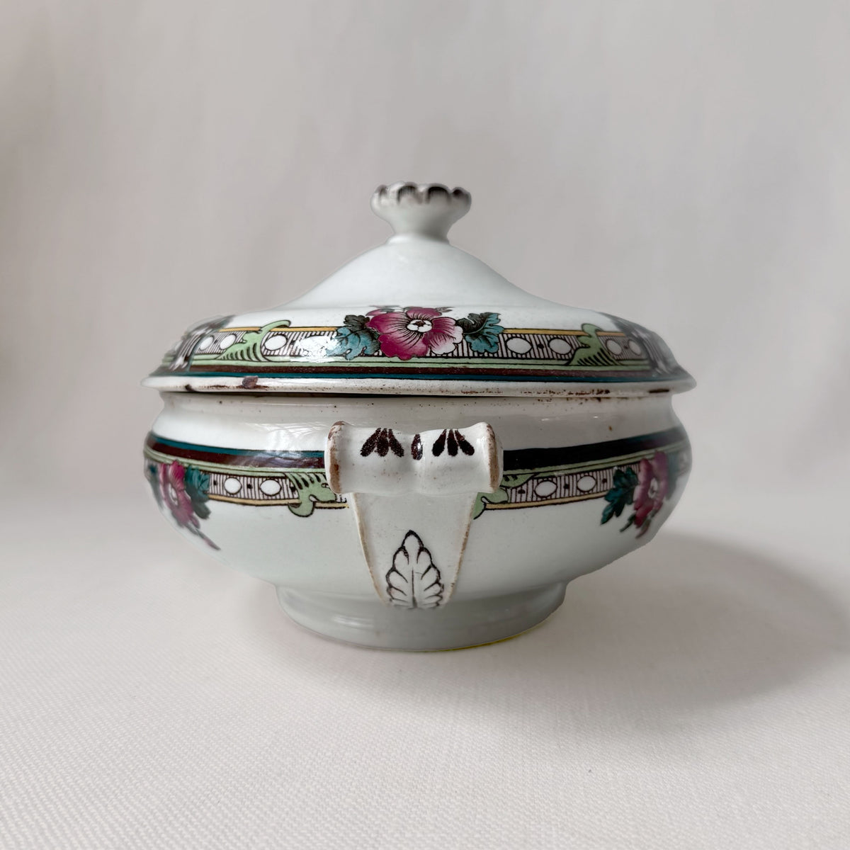 Antique Wedgewood 'Denbigh' Soup Tureen